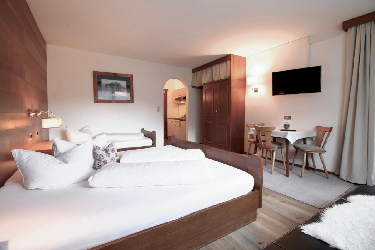 Alpenhaus Monte Hotell Neustift im Stubaital Rum bild